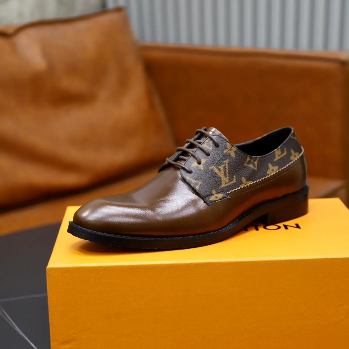 Ex-factory price: 500💰🙅‍♂️🙅‍♂️🙅‍♂️ Brand: LV Louis Vuitton Standard code: Men's size 38-44 (45 can be customized) Grade: Same style as the official website Original order quality Material: Original cowhide surface Comfortable sheepskin lining Original outsole Style category: Men's fashionable casual leather shoes Distinguished big-name luxury elements Top luxury Color: actual picture color